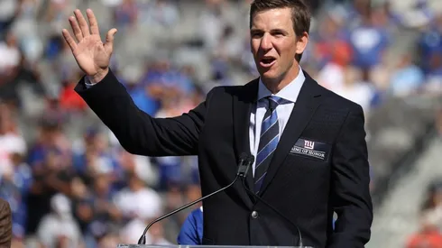 Video: Eli Manning goes undercover at Penn State