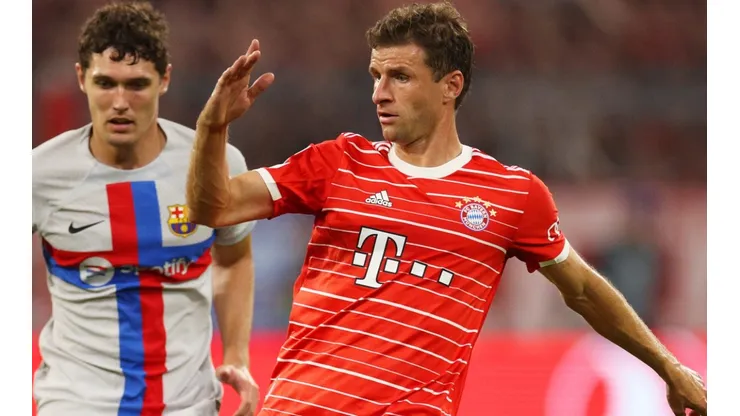 Andreas Christensen of Barcelona and Thomas Muller of Bayern