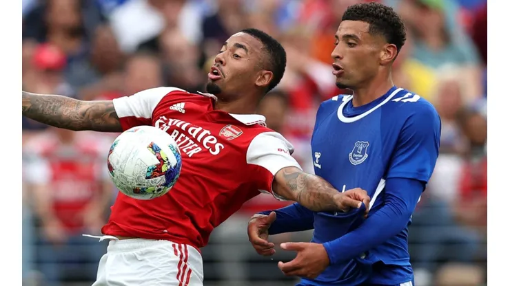 Gabriel Jesus of Arsenal and Ben Godfrey of Everton
