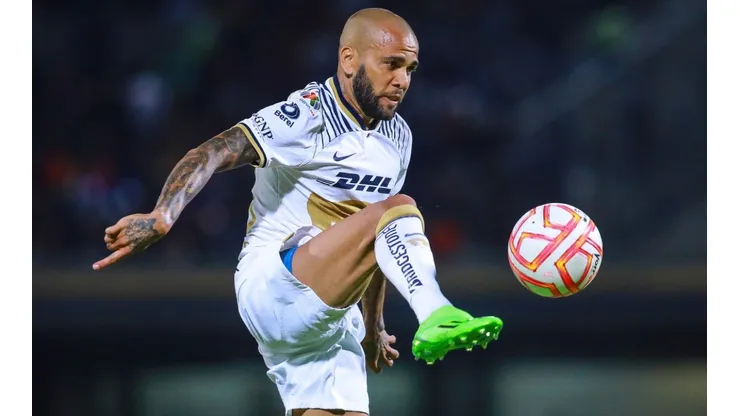 Dani Alves, Pumas UNAM
