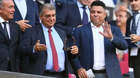 Joan laporta, Barcelona's president, stands alongside Ronaldo Nazario.