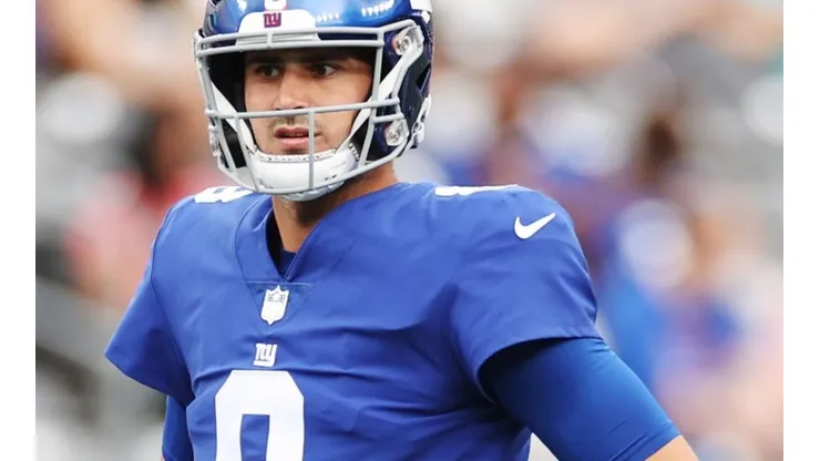 Quarterback Jones of Giants