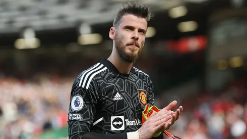Manchester United reportedly eye a goalkeeper to compete with David de Gea.