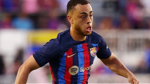 Barcelona could involve Sergiño Dest in a swap deal.