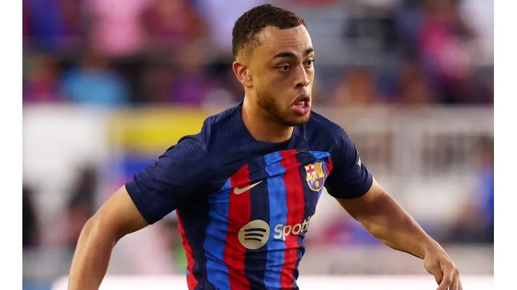 Barcelona could involve Sergiño Dest in a swap deal.