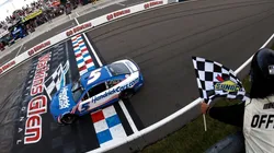Kyle Larson takes the checkered flag to win the NASCAR Cup Series Go Bowling
