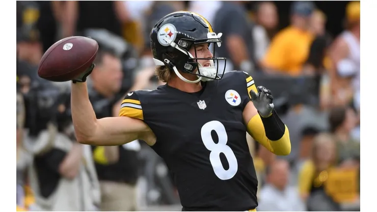 Pickett throwing at Pittsburgh