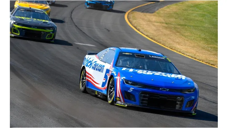 Kyle Larson, poleman of the Federated Auto Parts 400