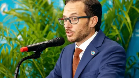 Head coach McDaniel of Dolphins