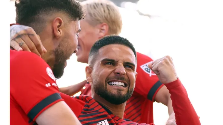 Jonathan Osorio with Lorenzo Insigne of Toronto FC