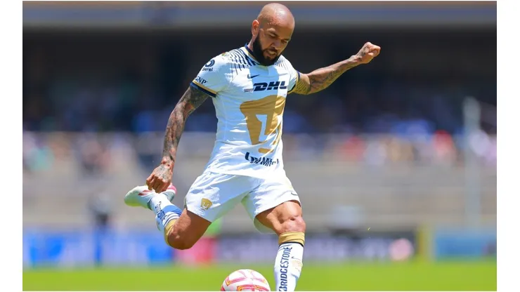 Dani Alves of Pumas UNAM