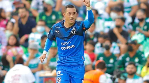 TORREON, MEXICO – JULY 03: Rogelio Funes Mori celebrates after scoring the first goal of his team at during the 1st round match between Santos Laguna and Monterrey as part of Torneo Apertura 2022 Liga MX Corona Stadium on July 3, 2022 in Torreon, Mexico. (Photo by Manuel Guadarrama/Getty Images)