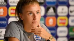 Leah Williamson of England