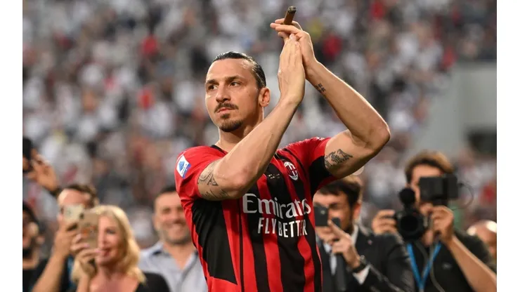 Zlatan Ibrahimovic is staying at AC Milan.