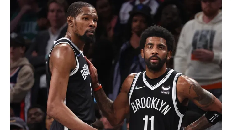 Kevin Durant (left) and Kyrie Irving.