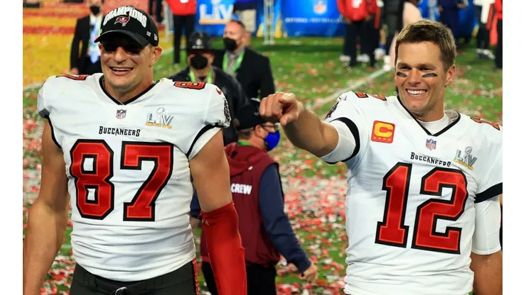 Rob Gronkowski (left) and Tom Brady.