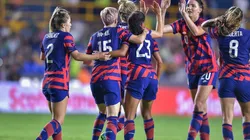 Kristie Mewis of USA celebrates with teammates