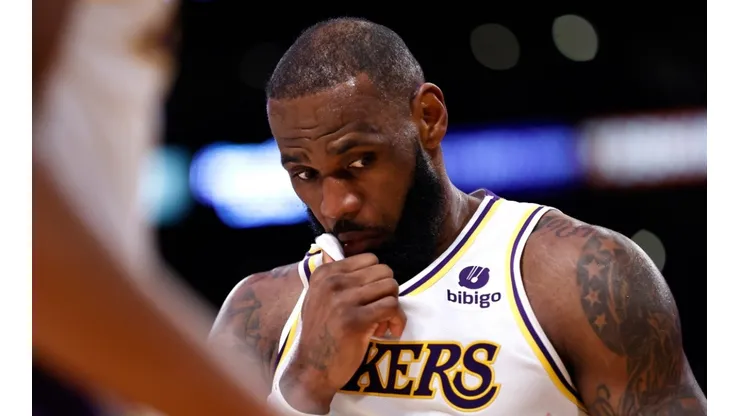 LeBron James and Michael Jordan among the 8 players with most NBA MVP awards