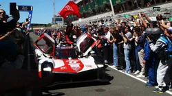 Sebastien Buemi, Brendon Hartley, Ryo Hirakawa celebrate their victory in Le Mans