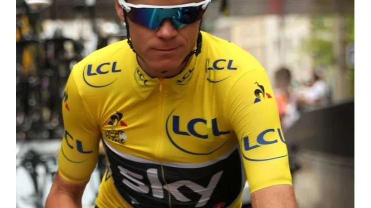 Froome during the 2017 tour with the yellow jersey