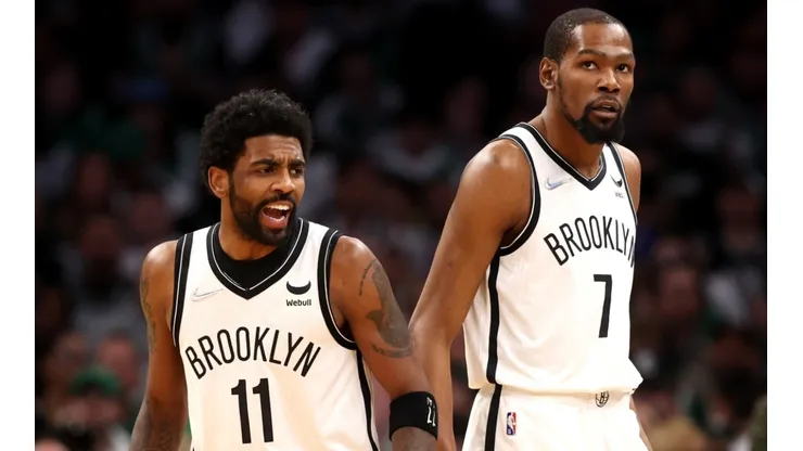 Kyrie Irving (left) and Kevin Durant.