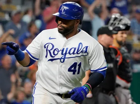 MLB: Royals trade first baseman Carlos Santana to the Mariners