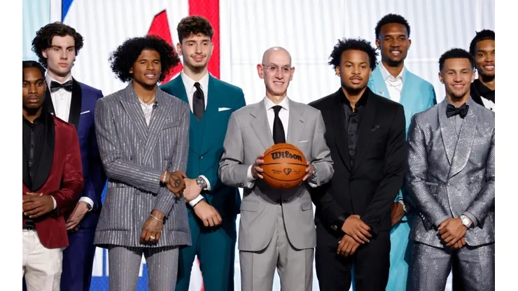 NBA commissioner Adam Silver (C) with the 2021 NBA Draft class