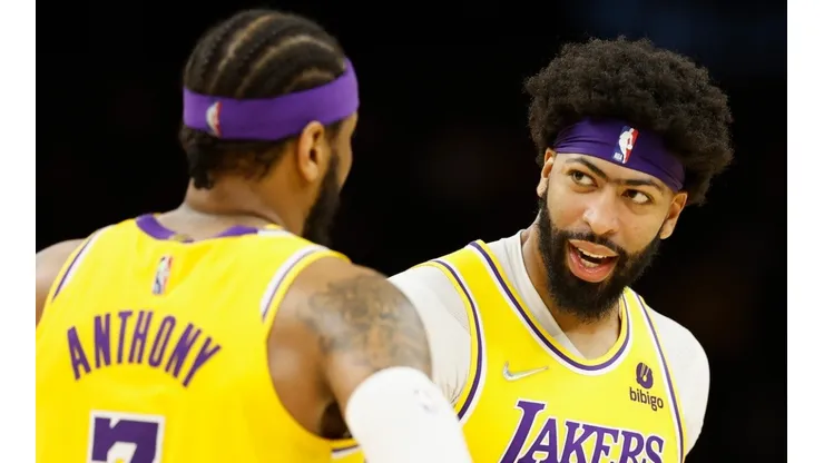 Anthony Davis and Carmelo Anthony of the Los Angeles Lakers