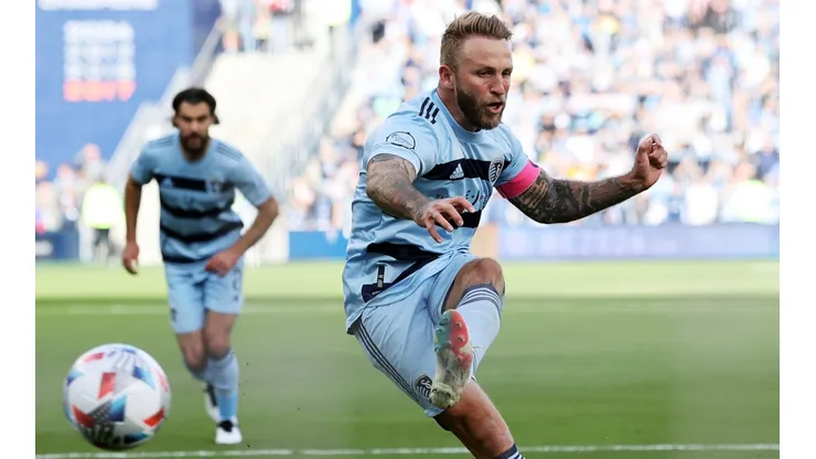 Johnny Russell scores a penalty kick during MLS Playoff.