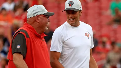 Bruce Arians (left) and Tom Brady.
