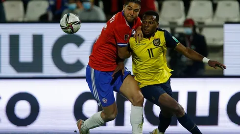 Ecuador and Chile fight outside the pitch for a place in Qatar 2022
