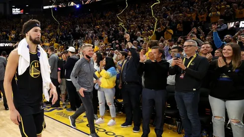 Klay Thompson and head coach Steve Kerr of the Golden State Warriors