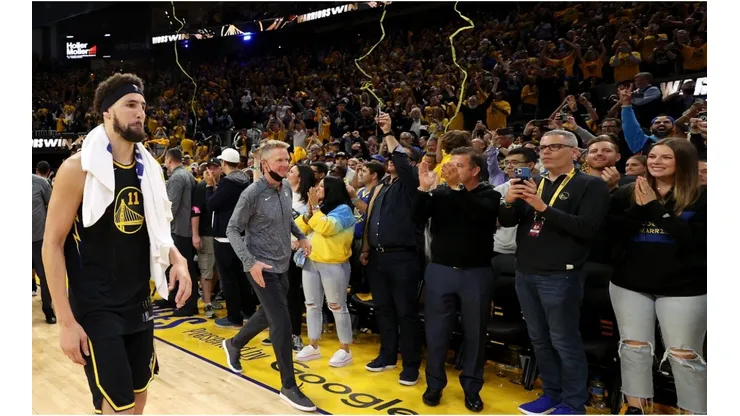 Klay Thompson and head coach Steve Kerr of the Golden State Warriors