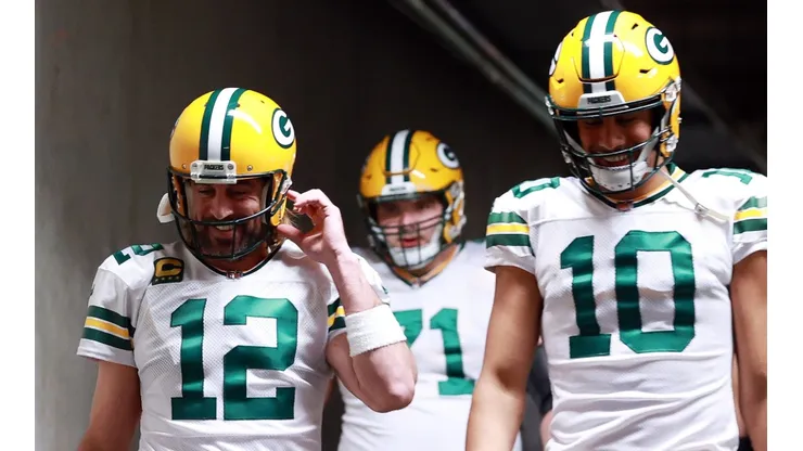 Aaron Rodgers (left) and Jordan Love.