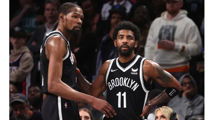 Kevin Durant (left) and Kyrie Irving.