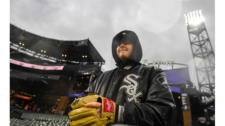 Weather delay at Seattle Mariners vs Chicago White Sox game on april 13, 2022