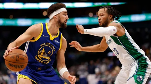 Klay Thompson of the Golden State Warriors against Jalen Brunson of the Dallas Mavericks