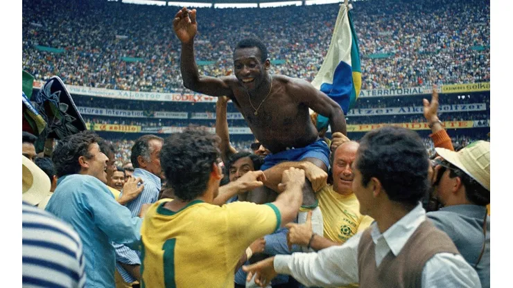 Edson Arantes Do Nascimento Pele of Brazil celebrates the victory after winnings the 1970 World Cup in Mexico match between Brazil and Italy at Estadio Azteca on 21 June in Città del Messico