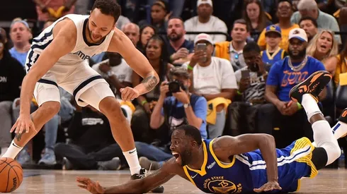 Draymond Green #23 of the Golden State Warriors and Kyle Anderson #1 of the Memphis Grizzlies