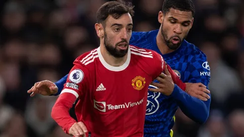 Bruno Fernandes of Manchester United and Ruben Loftus-Cheek of Chelsea