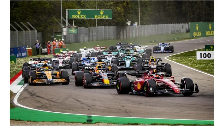The start of the sprint race ahead of the F1 Grand Prix of Emilia Romagna