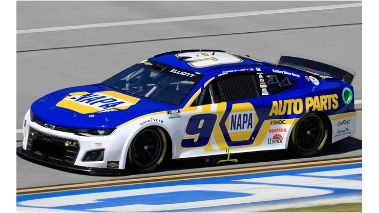 Chase Elliott (championship leader) during qualifying for the NASCAR Cup Series GEICO 500
