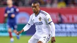 Los Angeles Galaxy forward Douglas Costa (10)