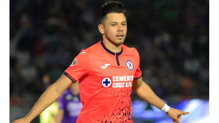 Angel Romero of Cruz Azul celebrates after scoring his team's first goal during the match between Mazatlan FC and Cruz Azul
