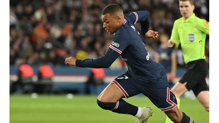 Kylian Mbappe of Paris Saint-Germain in action during the French Ligue 1 football match