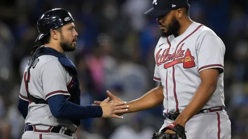 Travis d'Arnaud (left) and Kenley Jansen of Atlanta Braves