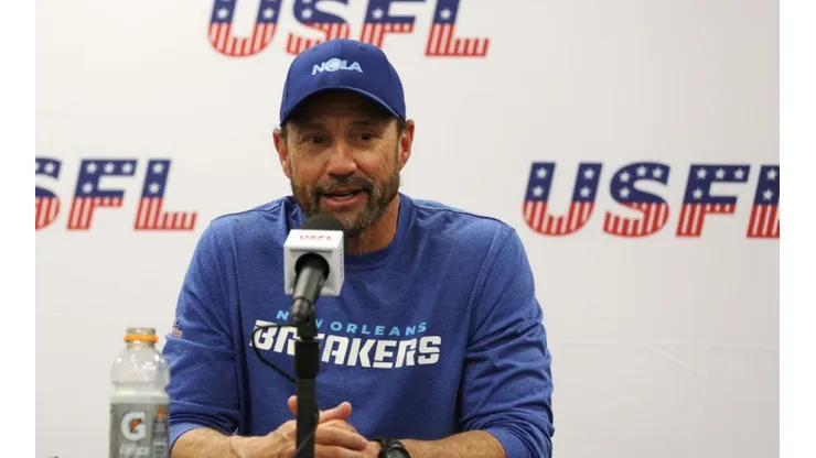 Head coach Larry Fedora of New Orleans Breakers