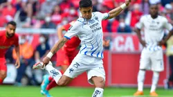 Maximiliano Meza of Monterrey controls the ball during the match between Toluca and Monterrey