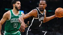 Jayson Tatum guarding Kevin Durant