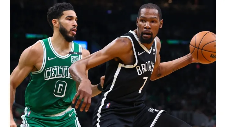 Jayson Tatum guarding Kevin Durant
